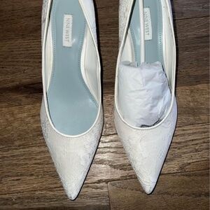 Nine West White Lace Kitten Heel